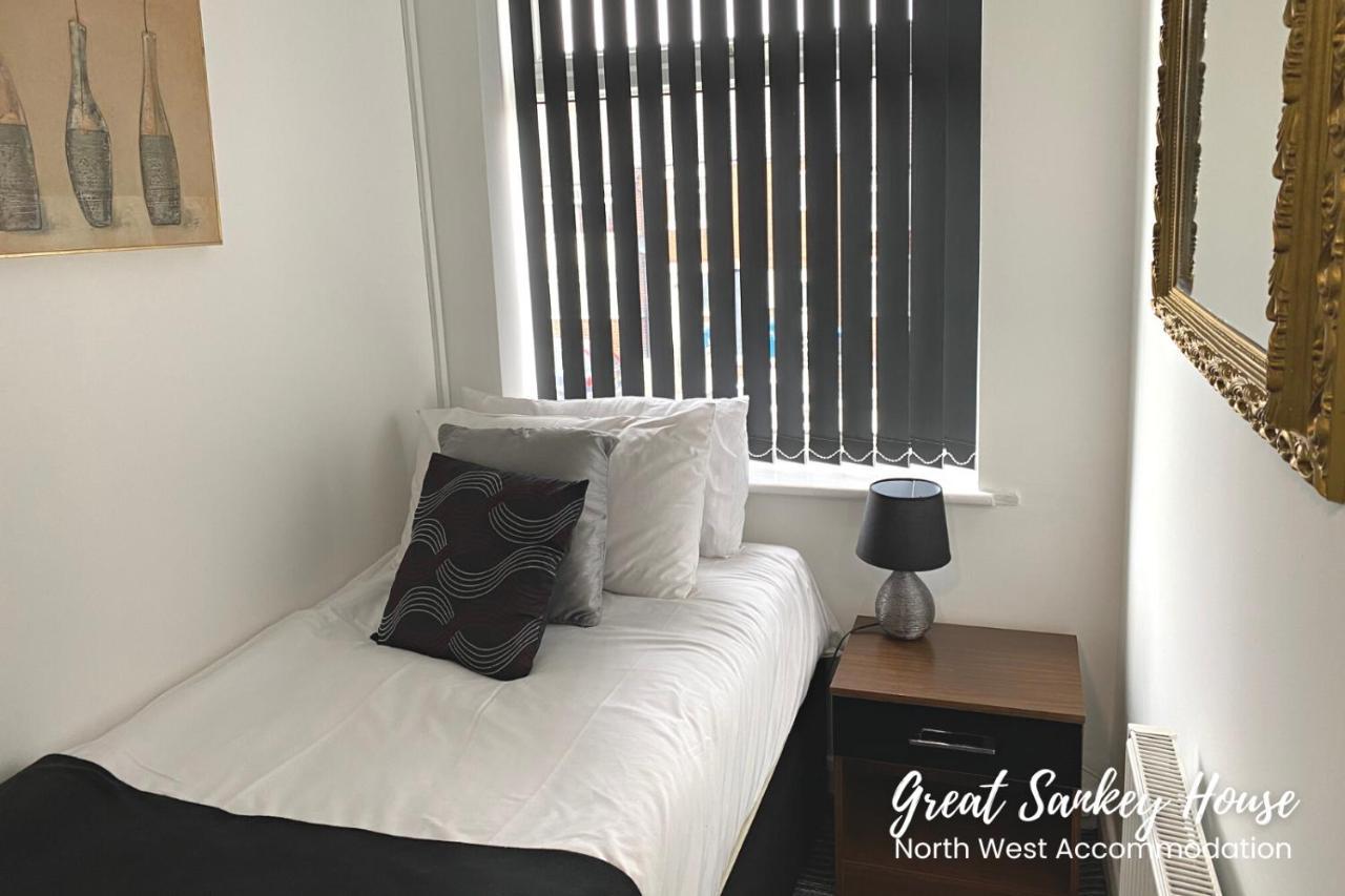 Great Sankey Serviced Accommodation Warrington Exterior photo