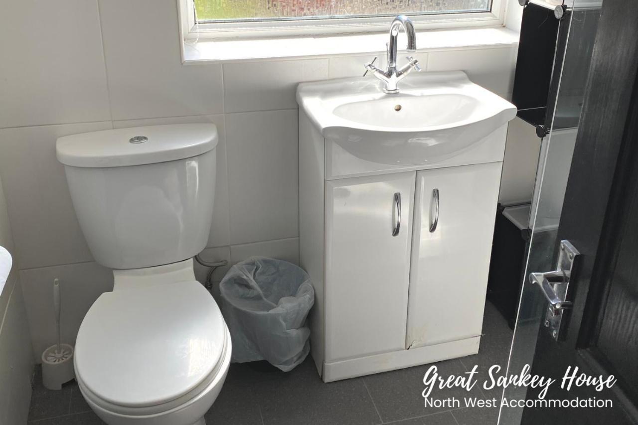 Great Sankey Serviced Accommodation Warrington Exterior photo